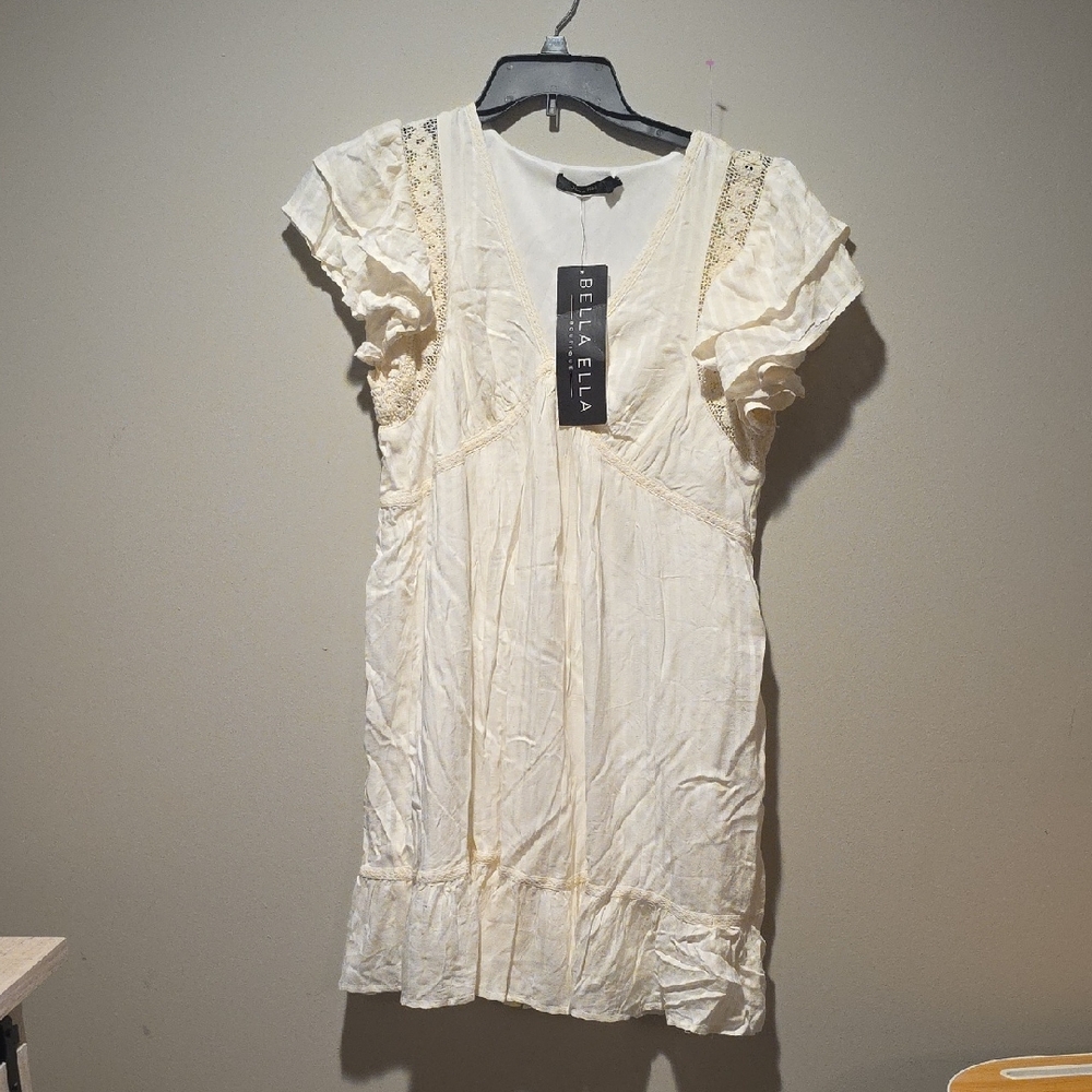 NWT Doe & Rae White Flutter Sleeve Sundress